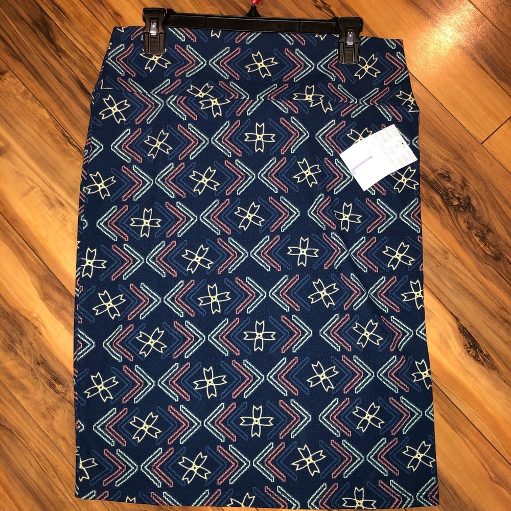 Large LulaRoe Cassie Skirt